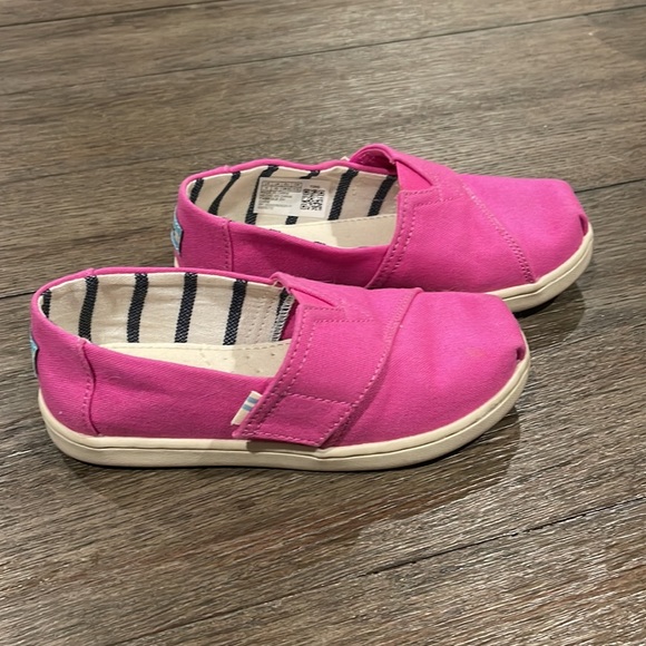 Pink Toms - Picture 4 of 5